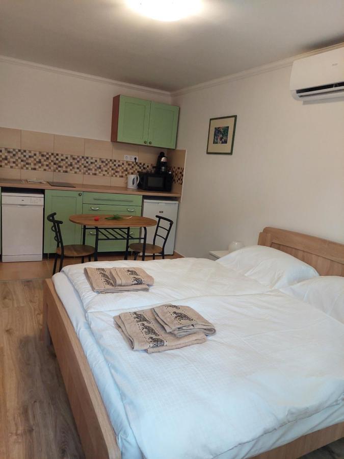 Szent Bernat Vendeghaz Apartment Veszprém Екстериор снимка