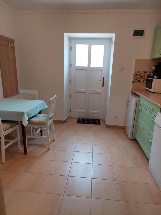Szent Bernat Vendeghaz Apartment Veszprém Екстериор снимка