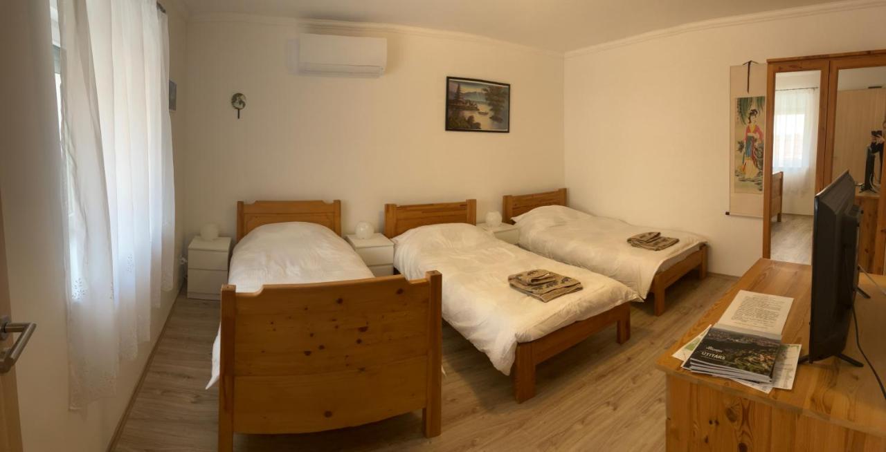 Szent Bernat Vendeghaz Apartment Veszprém Екстериор снимка