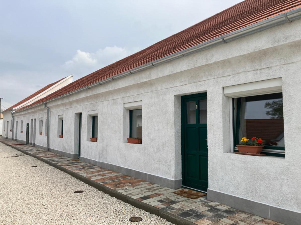 Szent Bernat Vendeghaz Apartment Veszprém Екстериор снимка